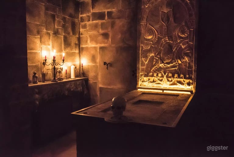  1920s Berlin Escape Room – Dark Professor’s Office Set 