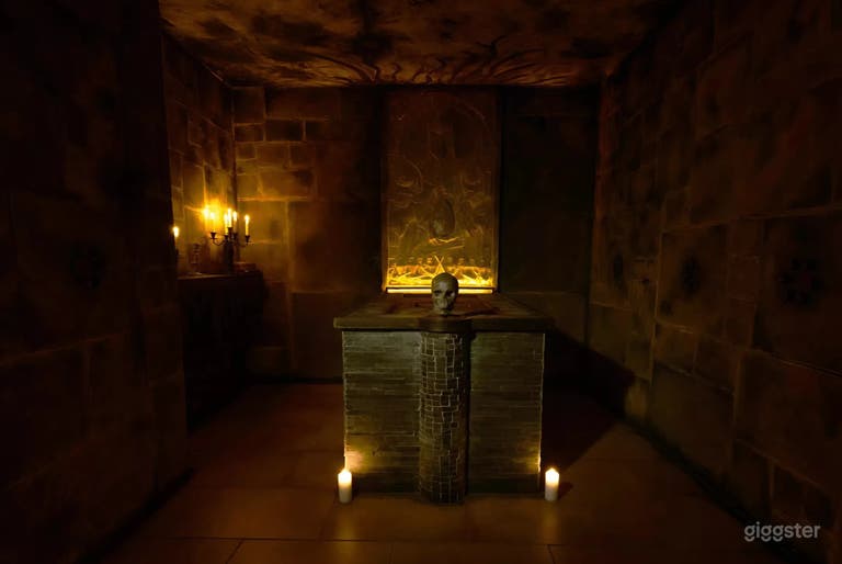  1920s Berlin Escape Room – Dark Professor’s Office Set 
