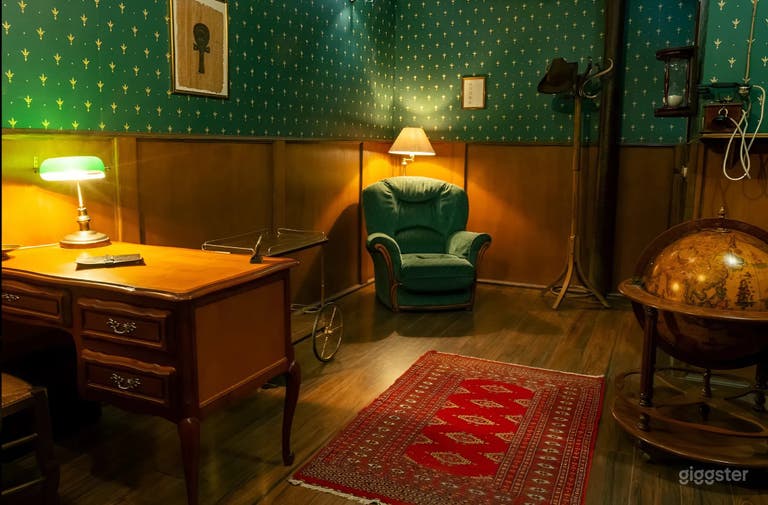  1920s Berlin Escape Room – Dark Professor’s Office Set 