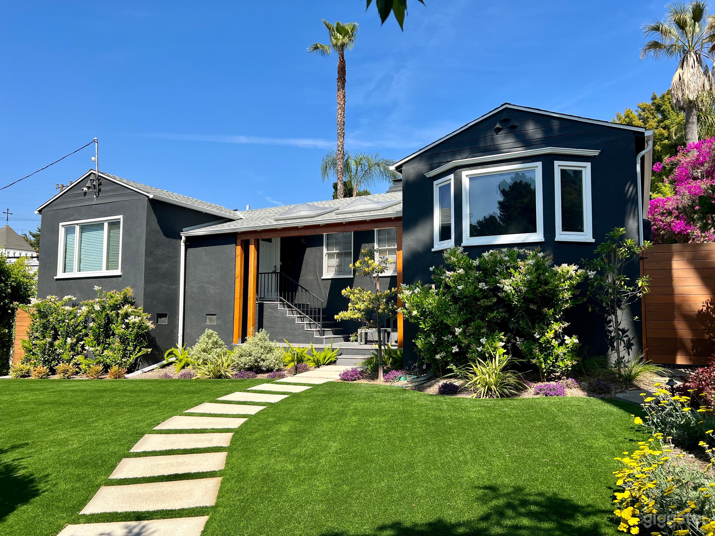 Traditional Home with Amazing Outdoor Space Photo 1