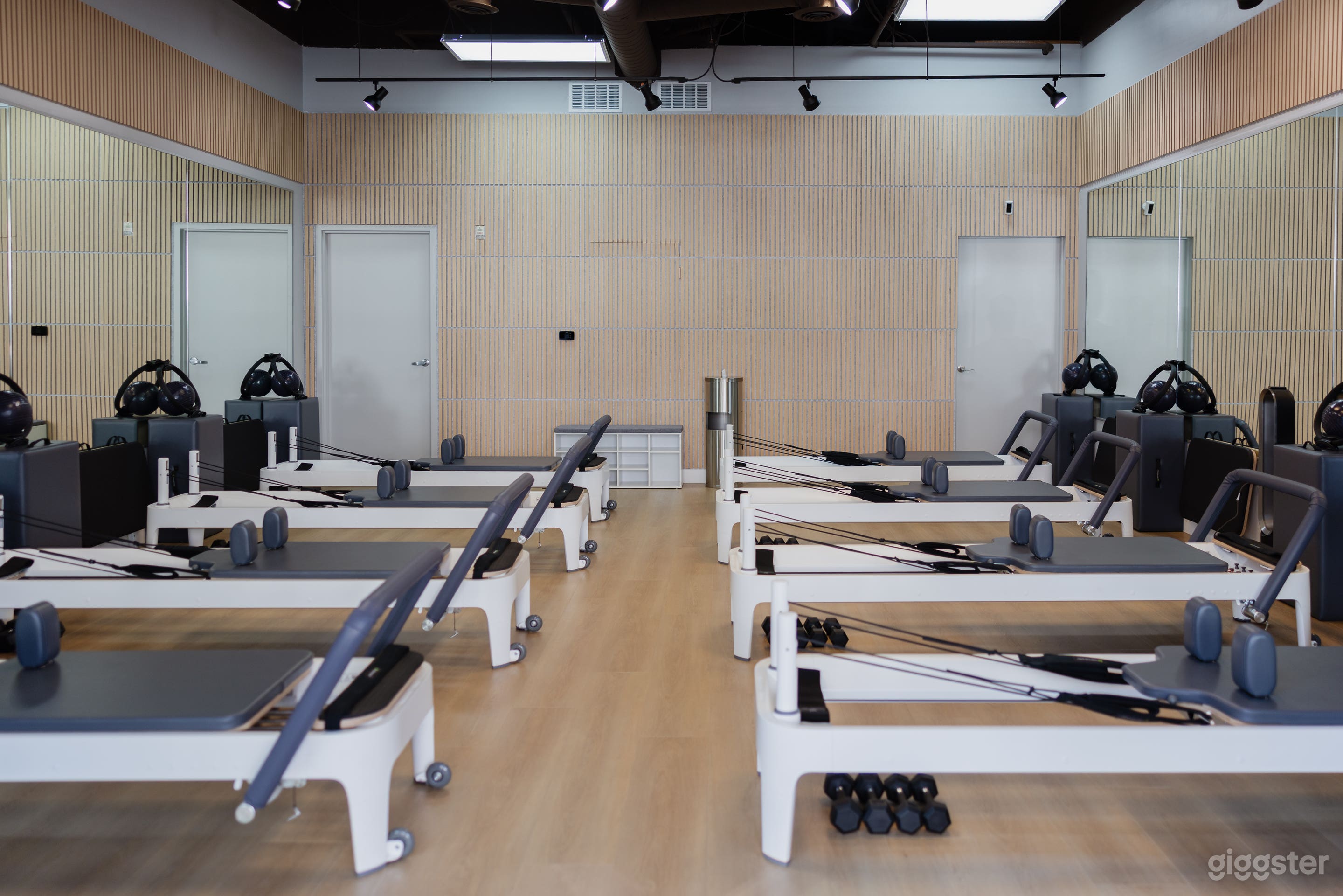 Boutique downtown Pilates retreat Photo 3