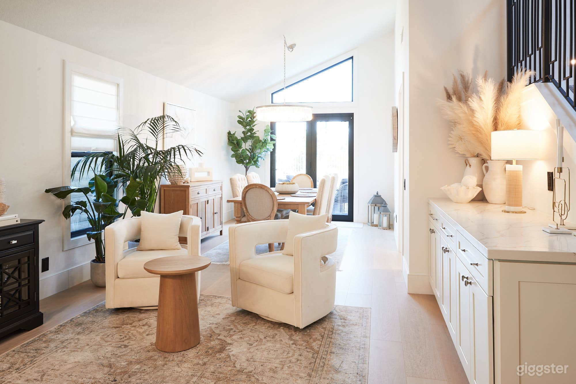 Immaculate 2-Story Home w/ Upscale Finishes Photo 4