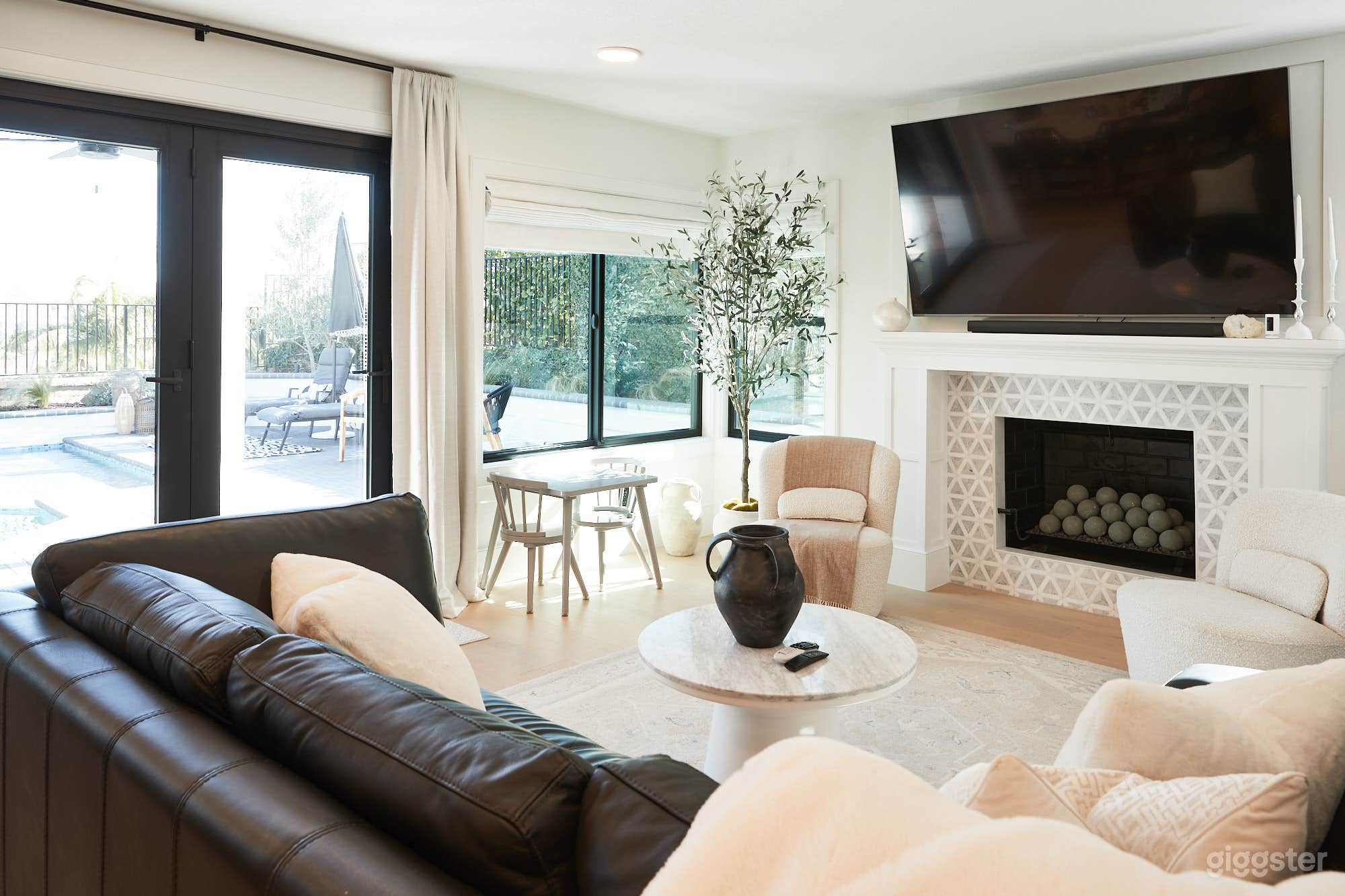 Immaculate 2-Story Home w/ Upscale Finishes Photo 2