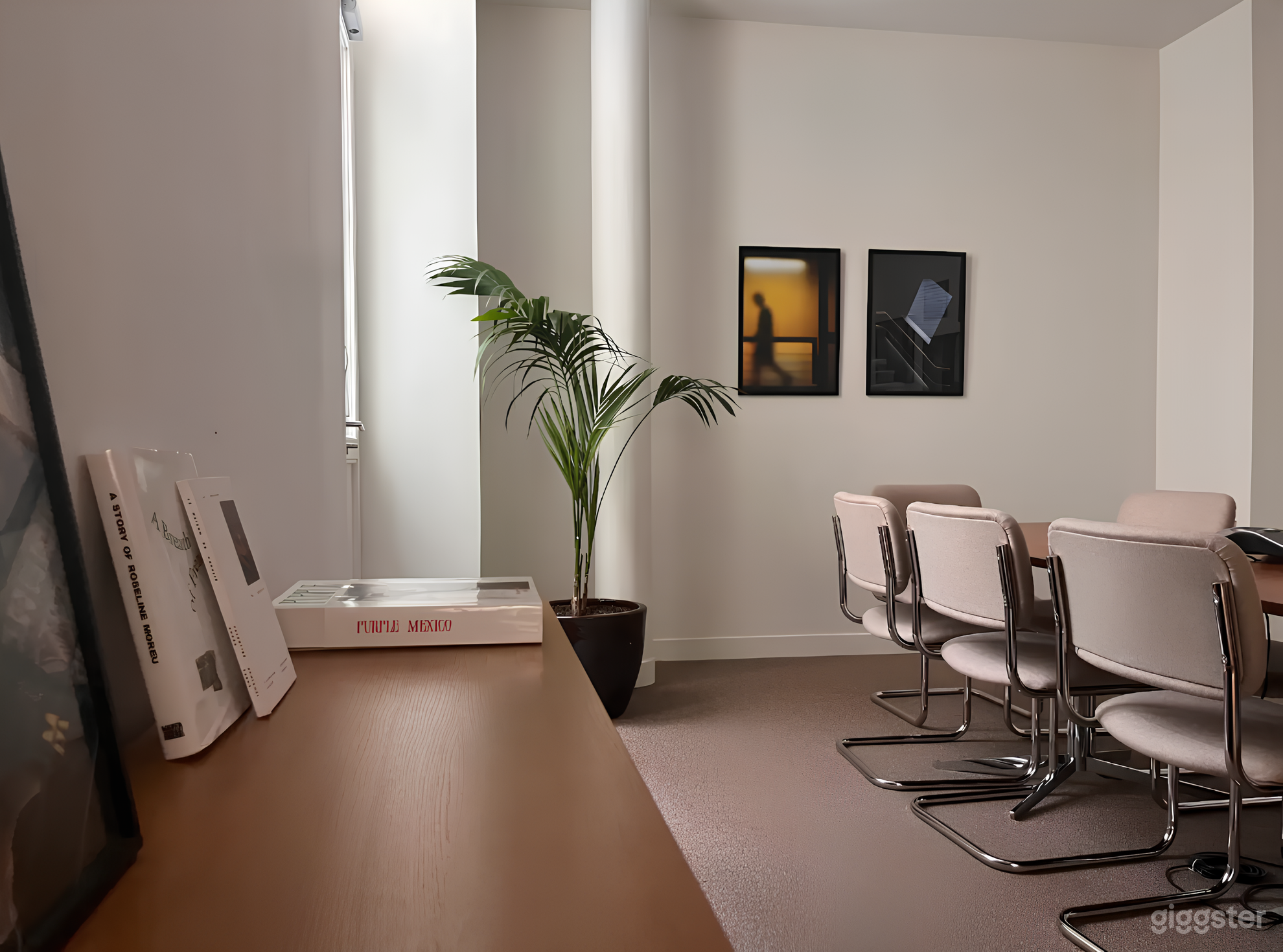 Photo de Intimate Board Room with Patio Access 2