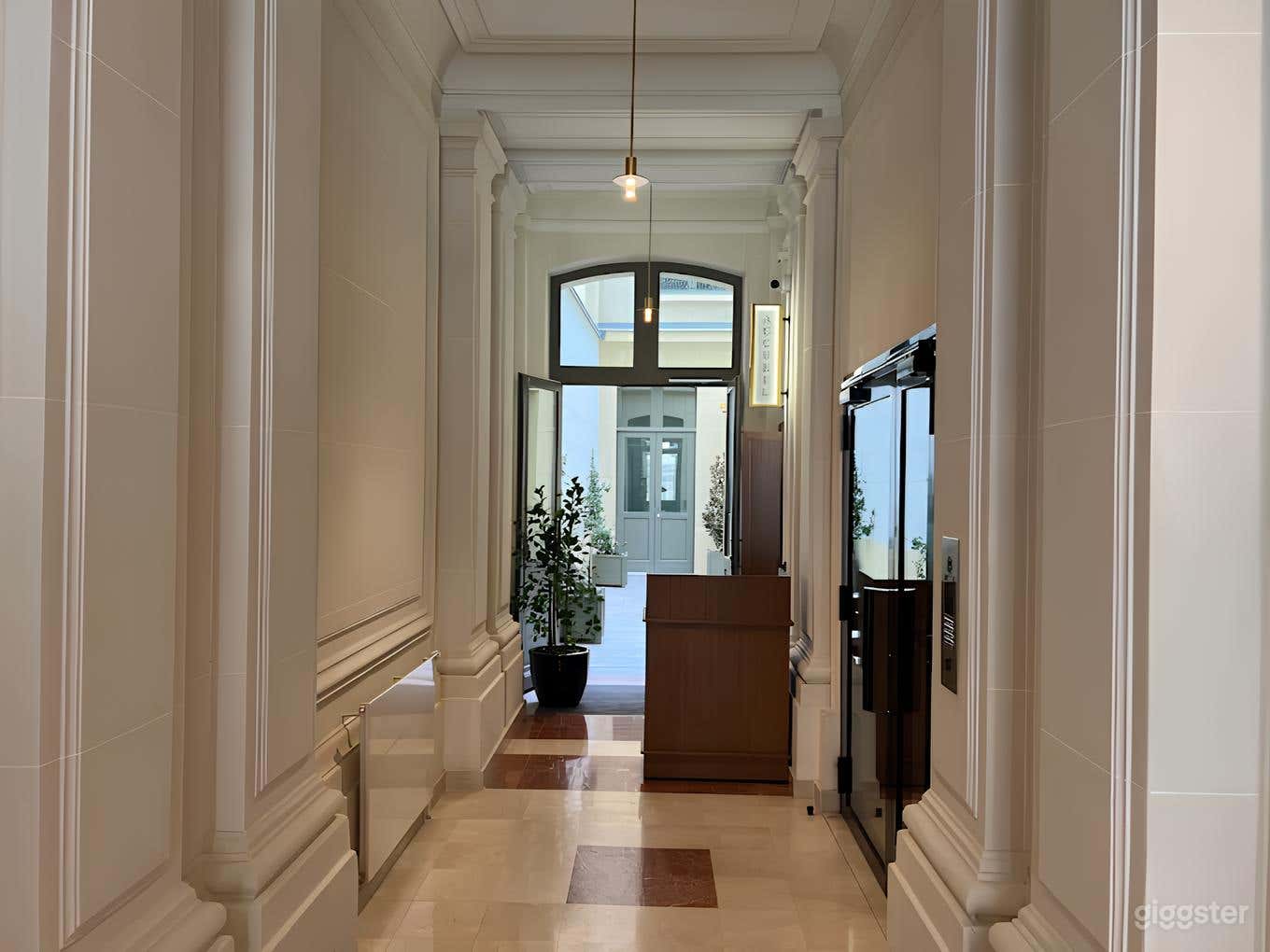 Photo de Intimate Board Room with Patio Access 3