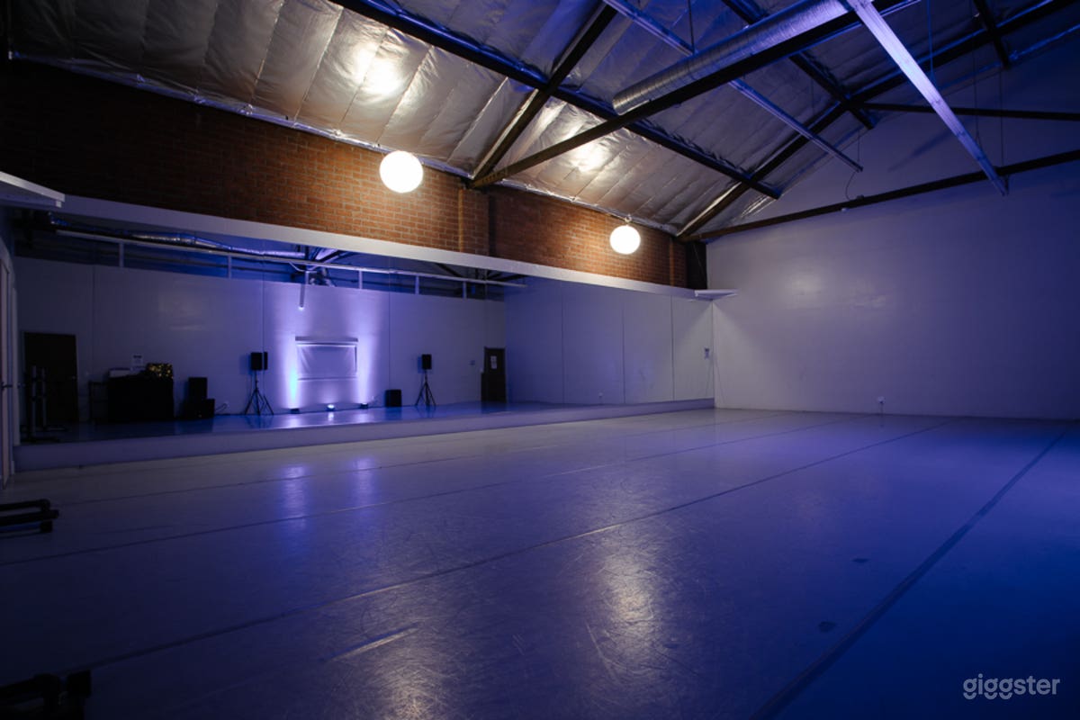 STUDIO B Photo 2