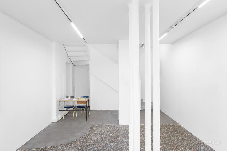  Superb Gallery Showroom in the Center of Paris - Pont Neuf 