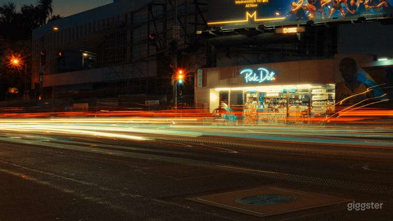  Marché nocturne de premier choix | Épicerie avec parking & haute visibilité 