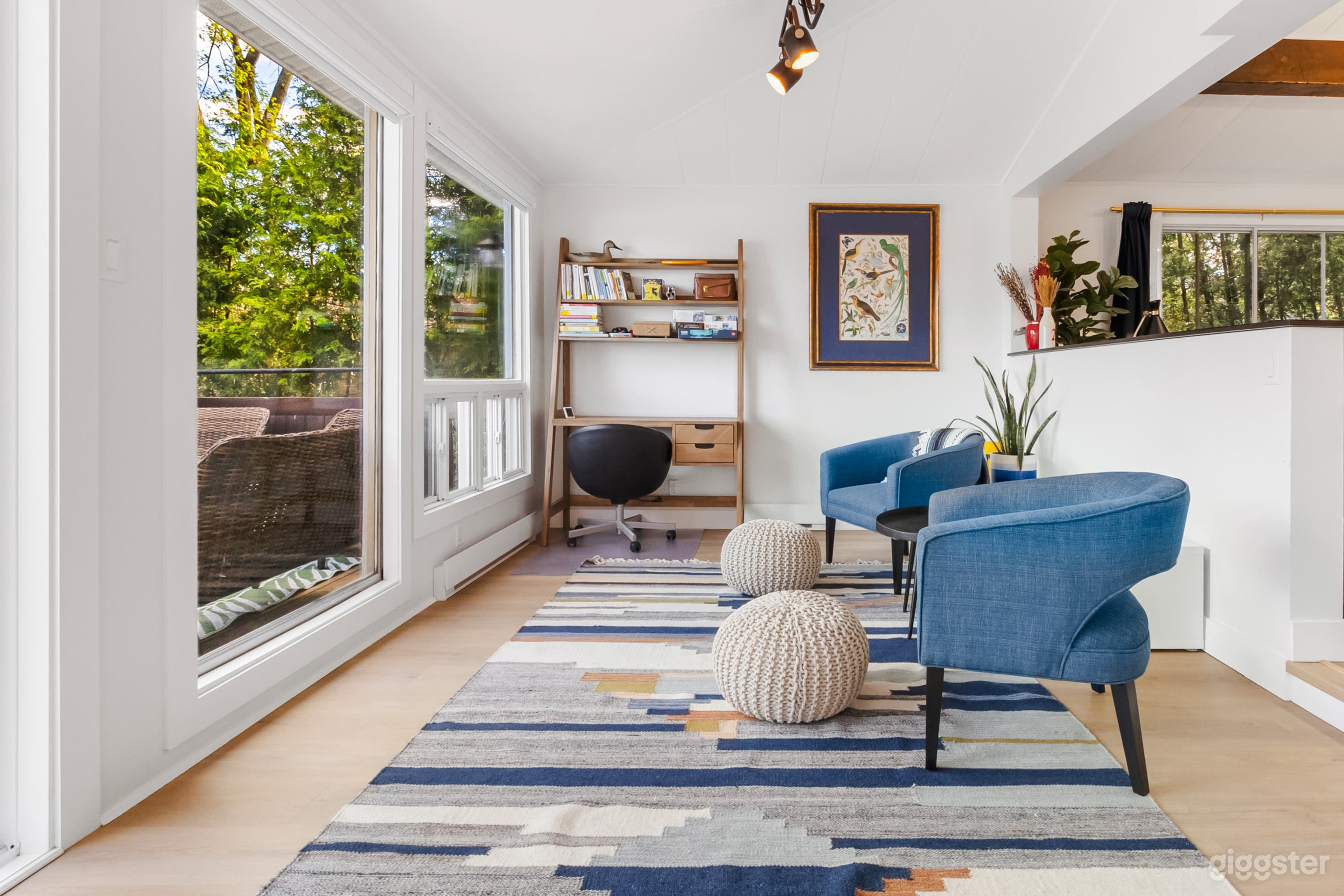 Modern & vintage - natural light, trees & water Photo 2