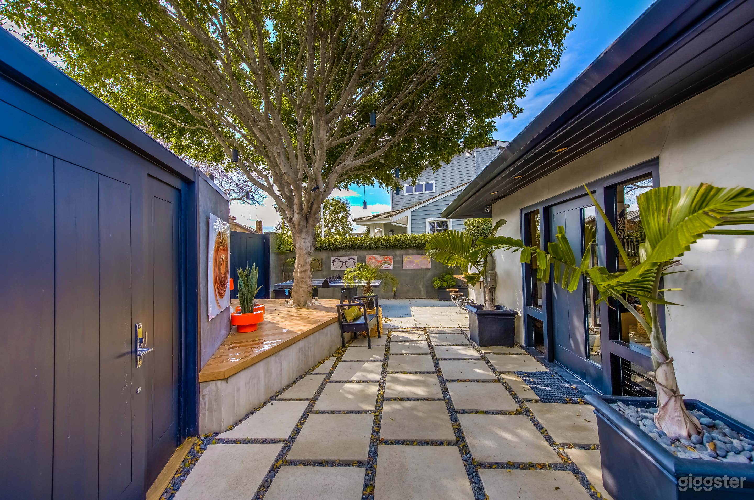 Newport Beach Contemporary Bungalow Photo 3