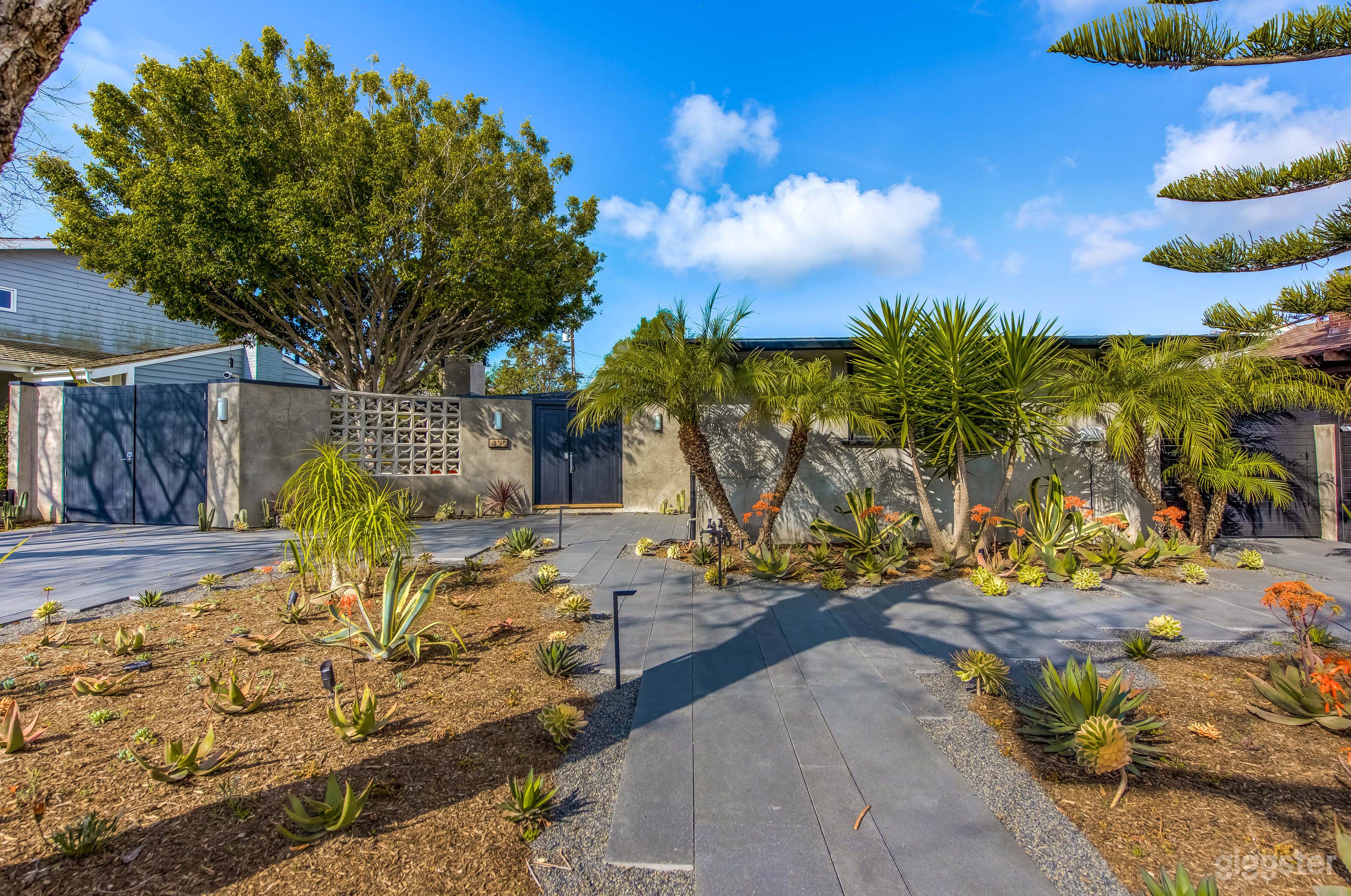 Newport Beach Contemporary Bungalow Photo 2