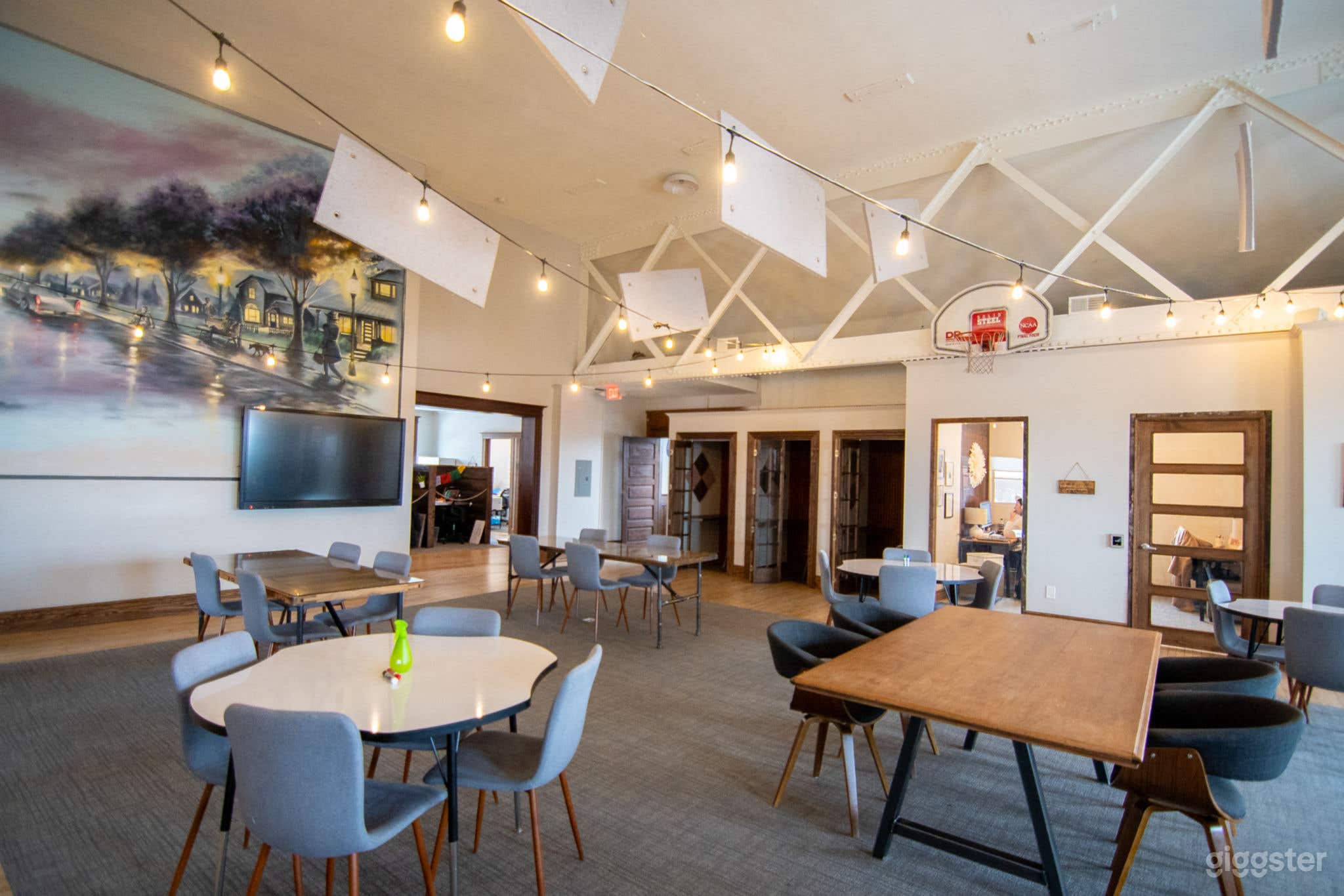 Mahone Meeting and Podcast Room Photo 4