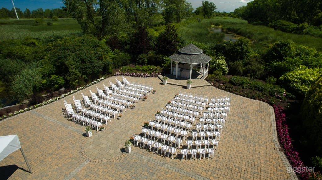 ENCHANTING TERRACES AND OUTDOOR GARDENS Photo 3