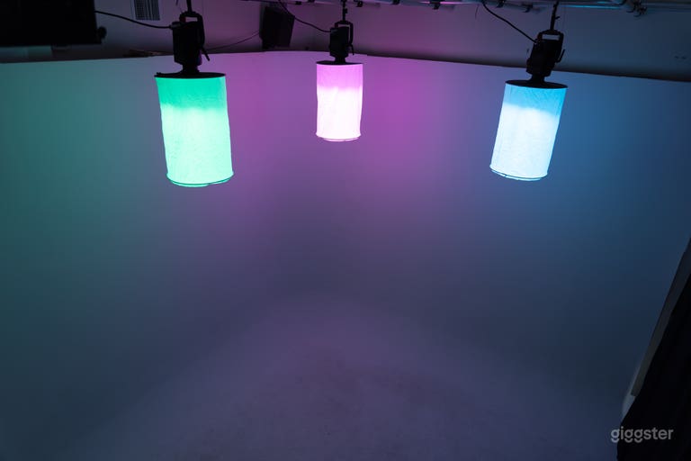  Multicolored RGB overhead lighting 