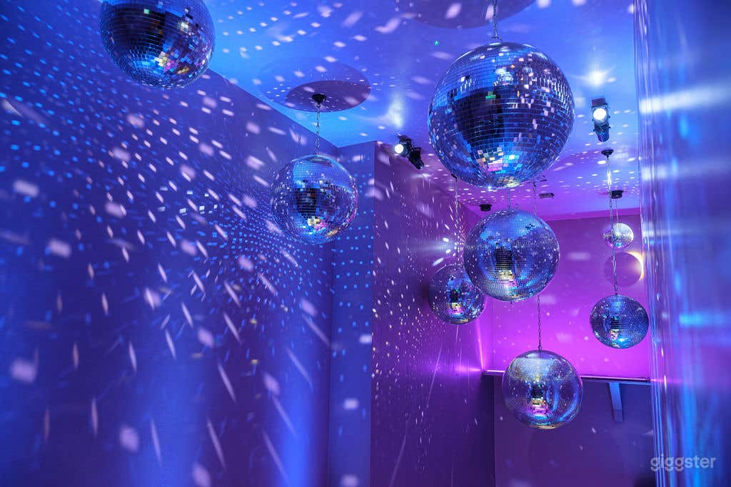 The Star By Liverpool Street Photo 2