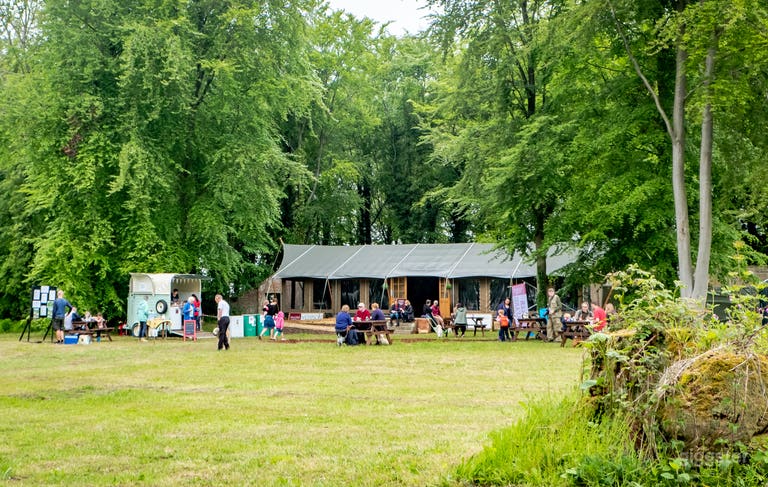  Large Outdoor Parkland, Lake setting with Multiple Venue Hire Options 