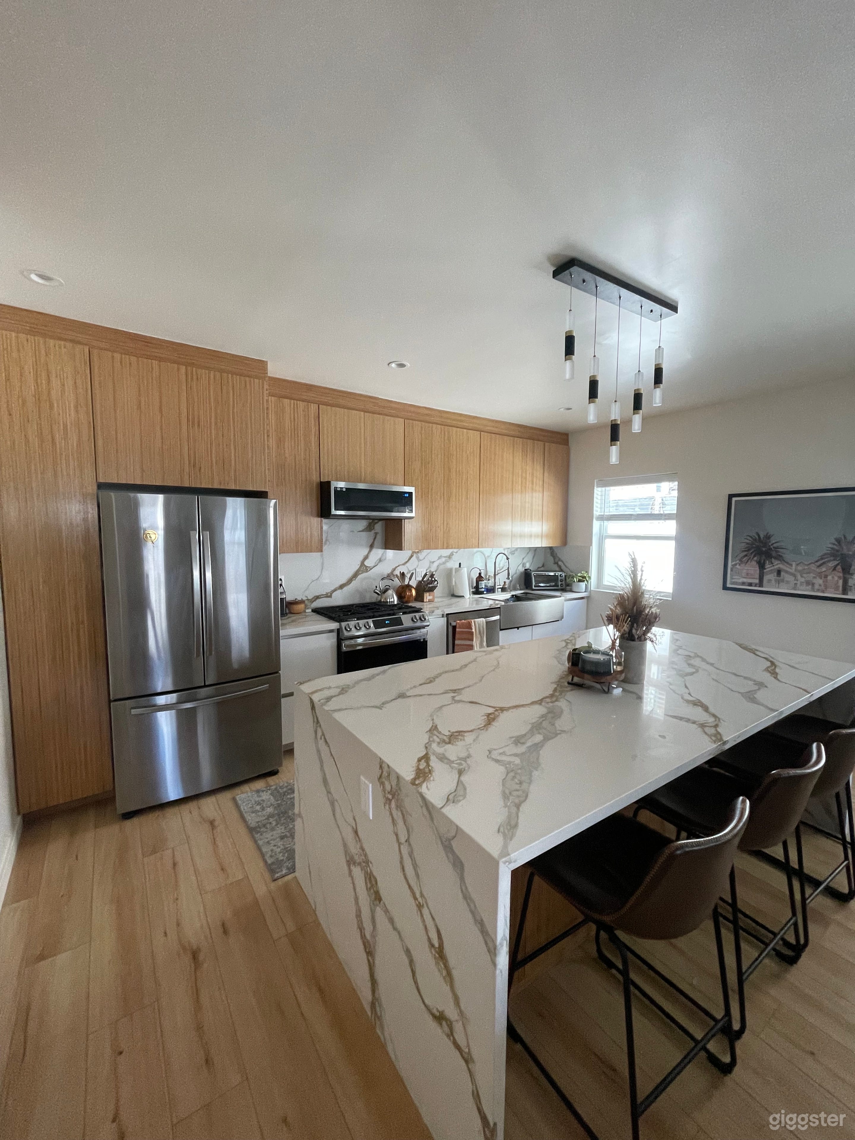 Sunny, Bright Venice Home with Large Deck Space Photo 3