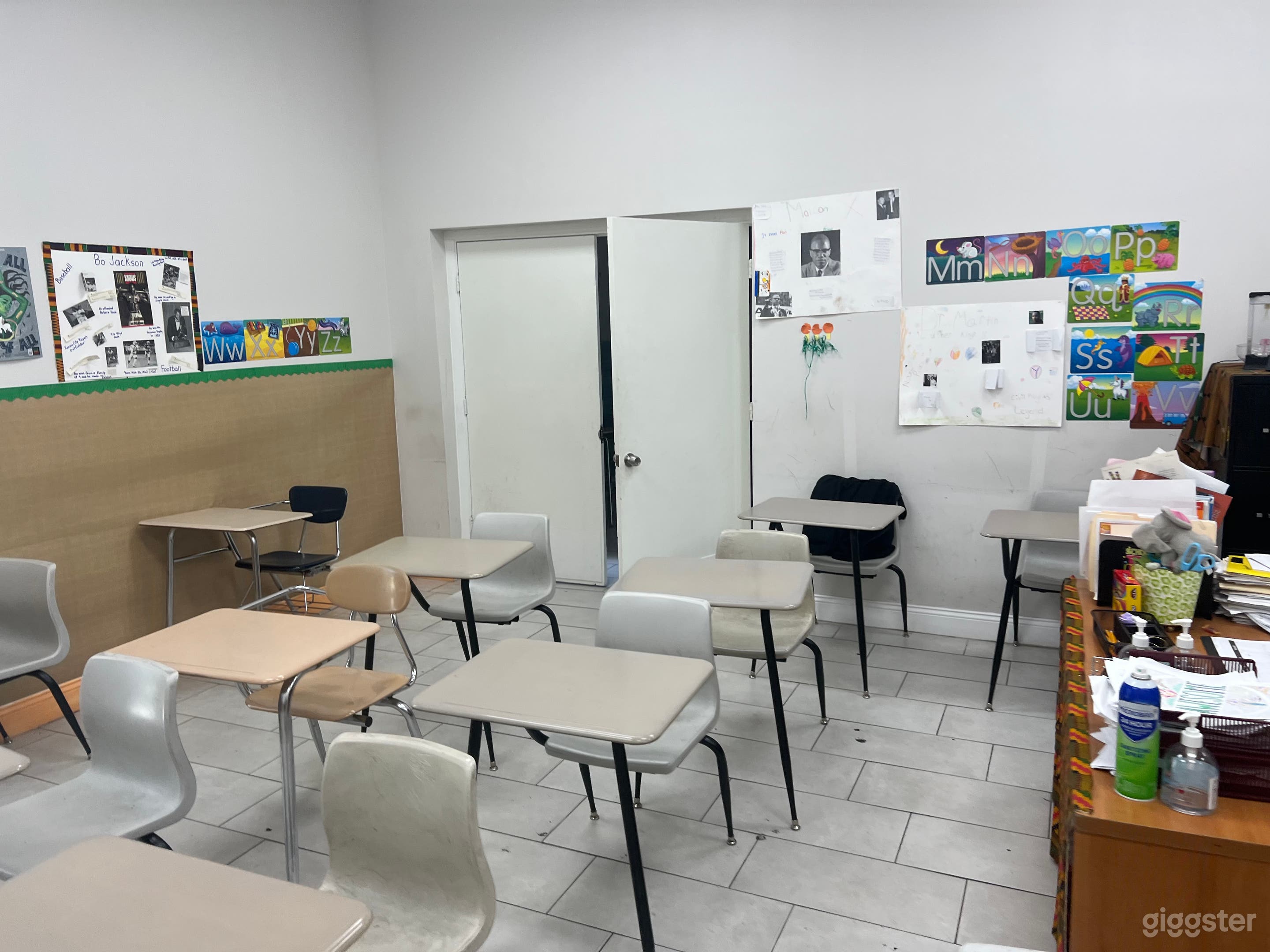 Private School for rent Photo 3