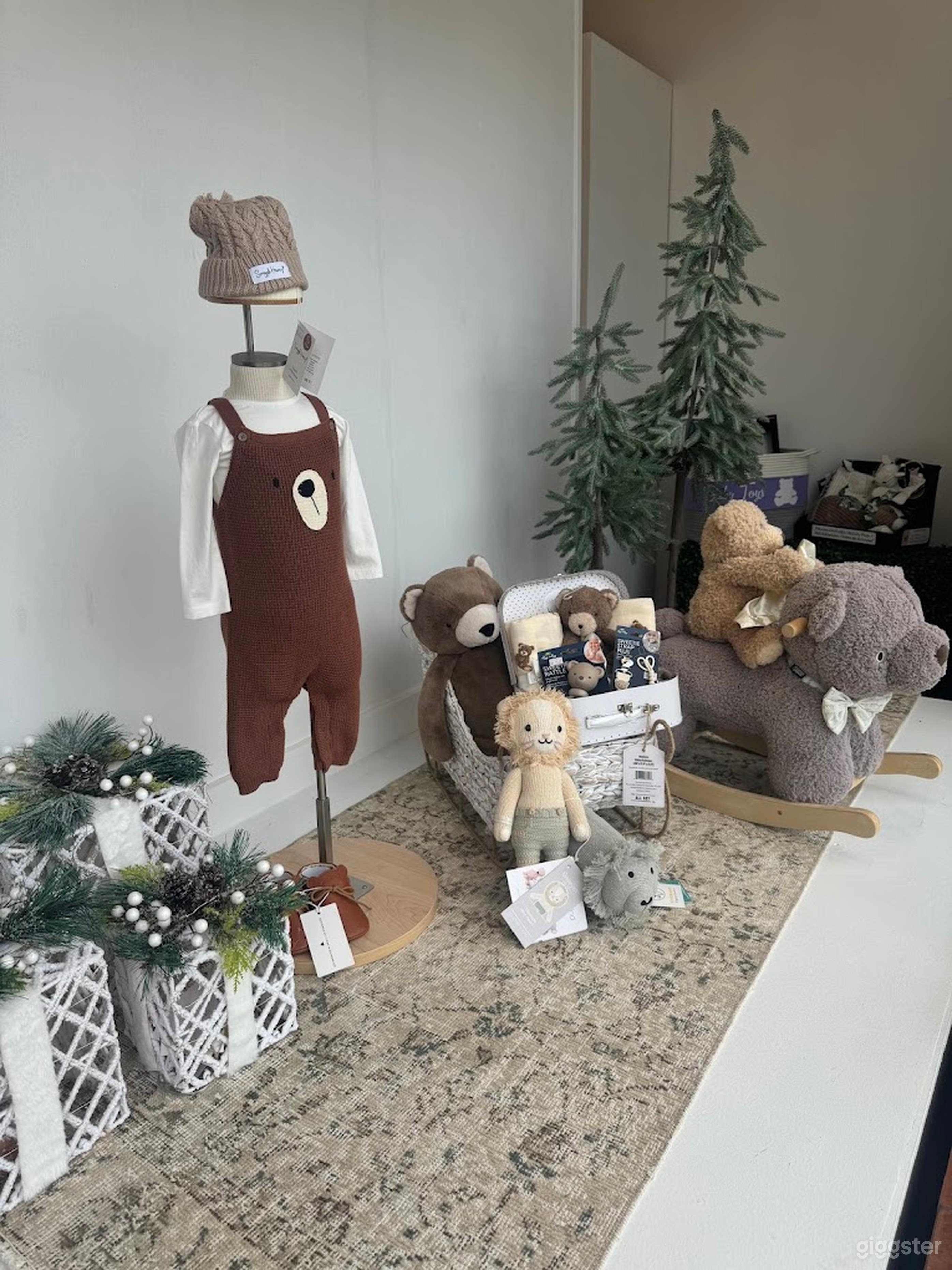 Photography Studio in a Baby Boutique Photo 1