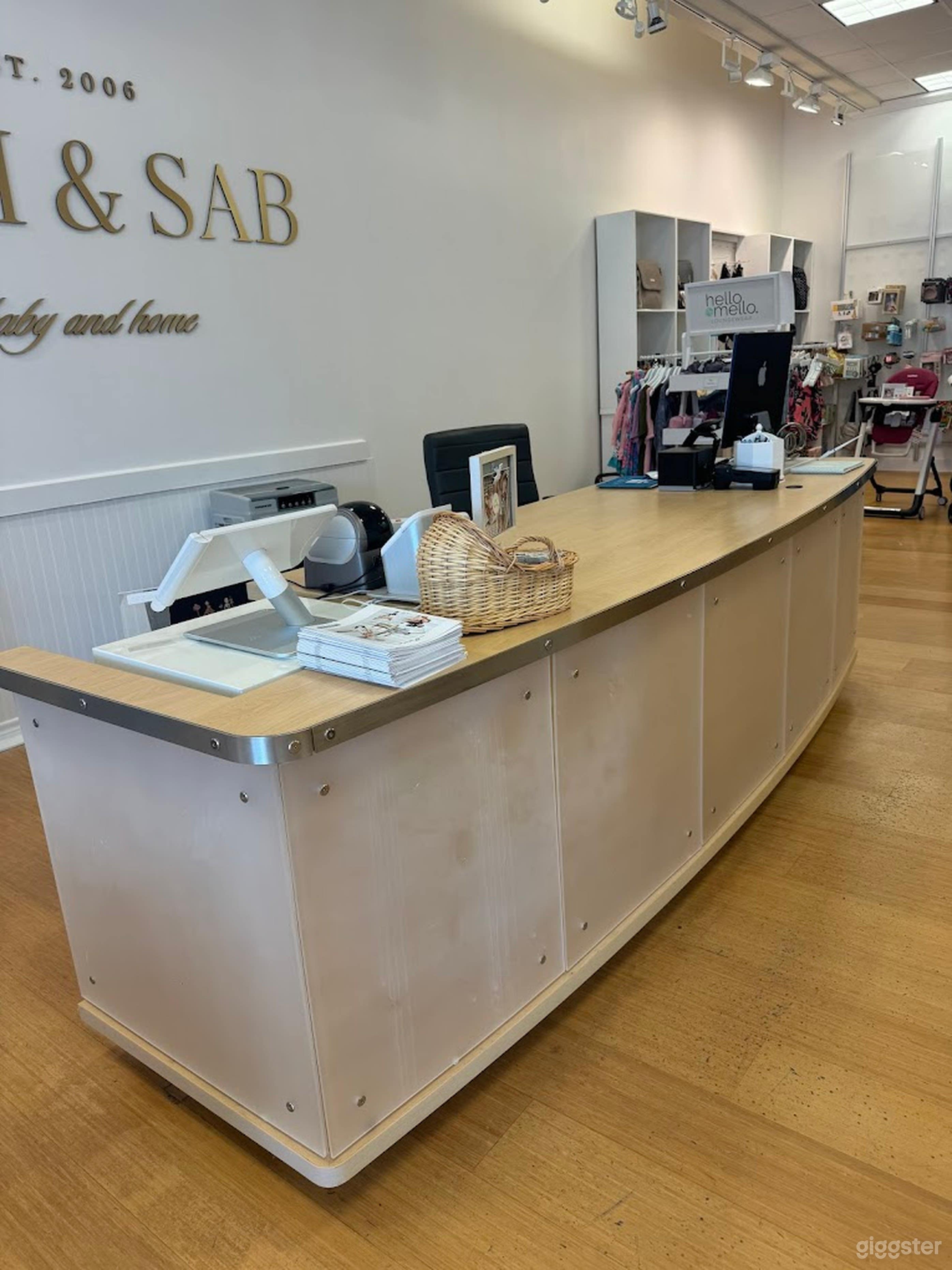 Photography Studio in a Baby Boutique Photo 4