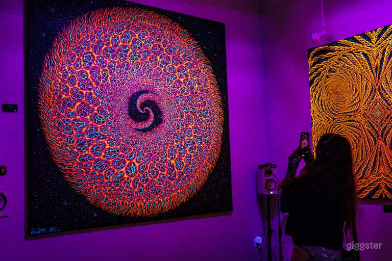  Immersive Blacklight Art Gallery-Venue for Mix Use 