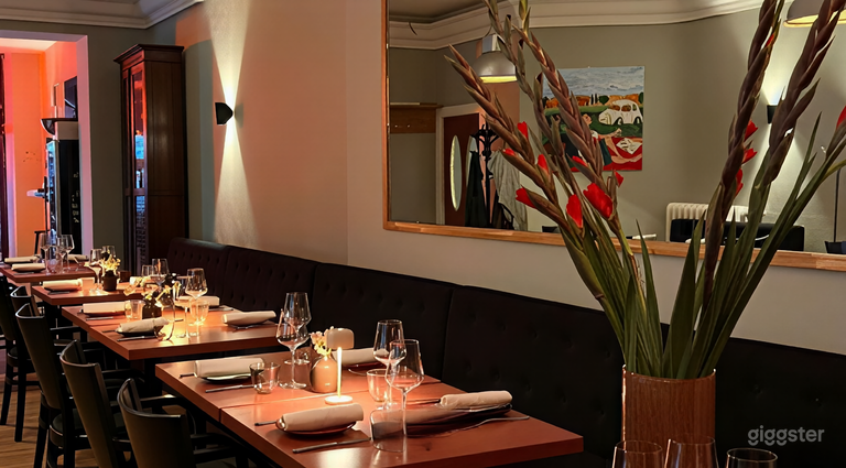  Restaurante europeo moderno con marco elegante 