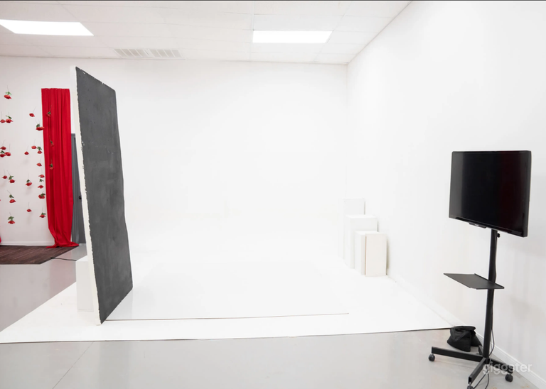  Estudio fotográfico con ciclorama blanco grande en Katy 