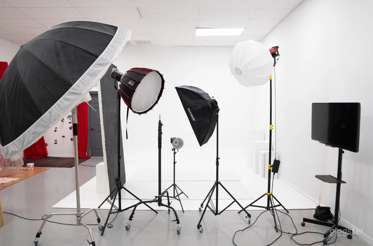  Estudio fotográfico con ciclorama blanco grande en Katy 