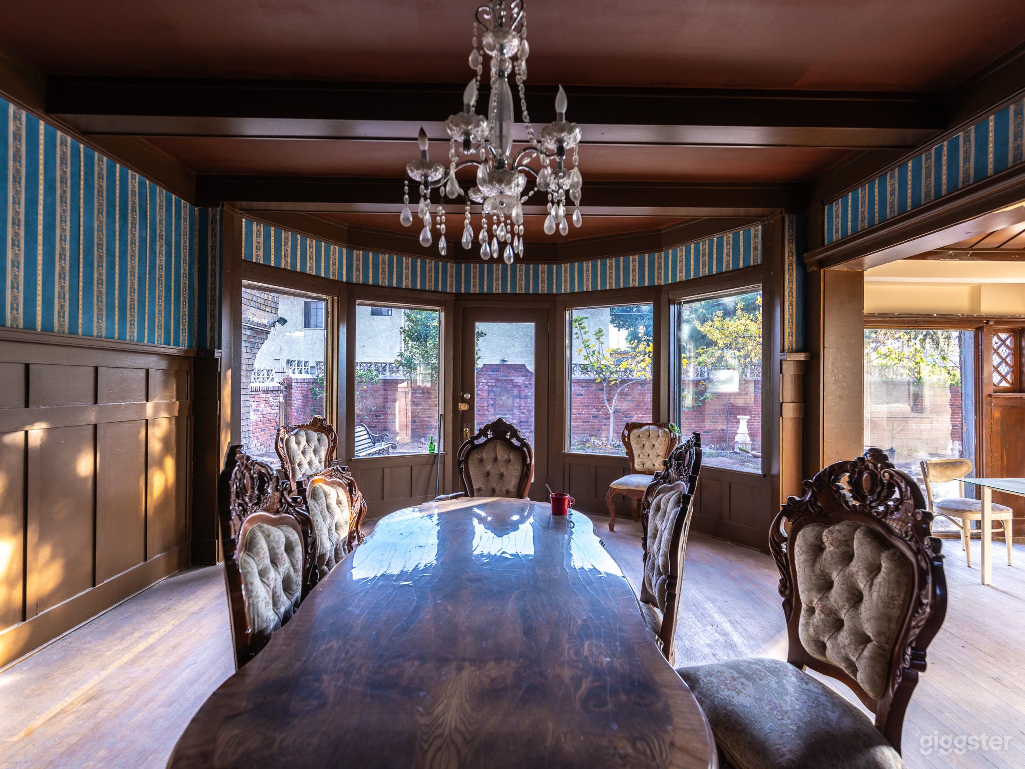 1920 VICTORIAN ICONIC ESTATE #039 Photo 3