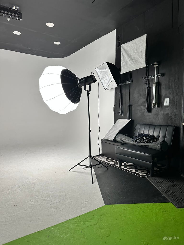  Photography Studio with Infinity Wall 