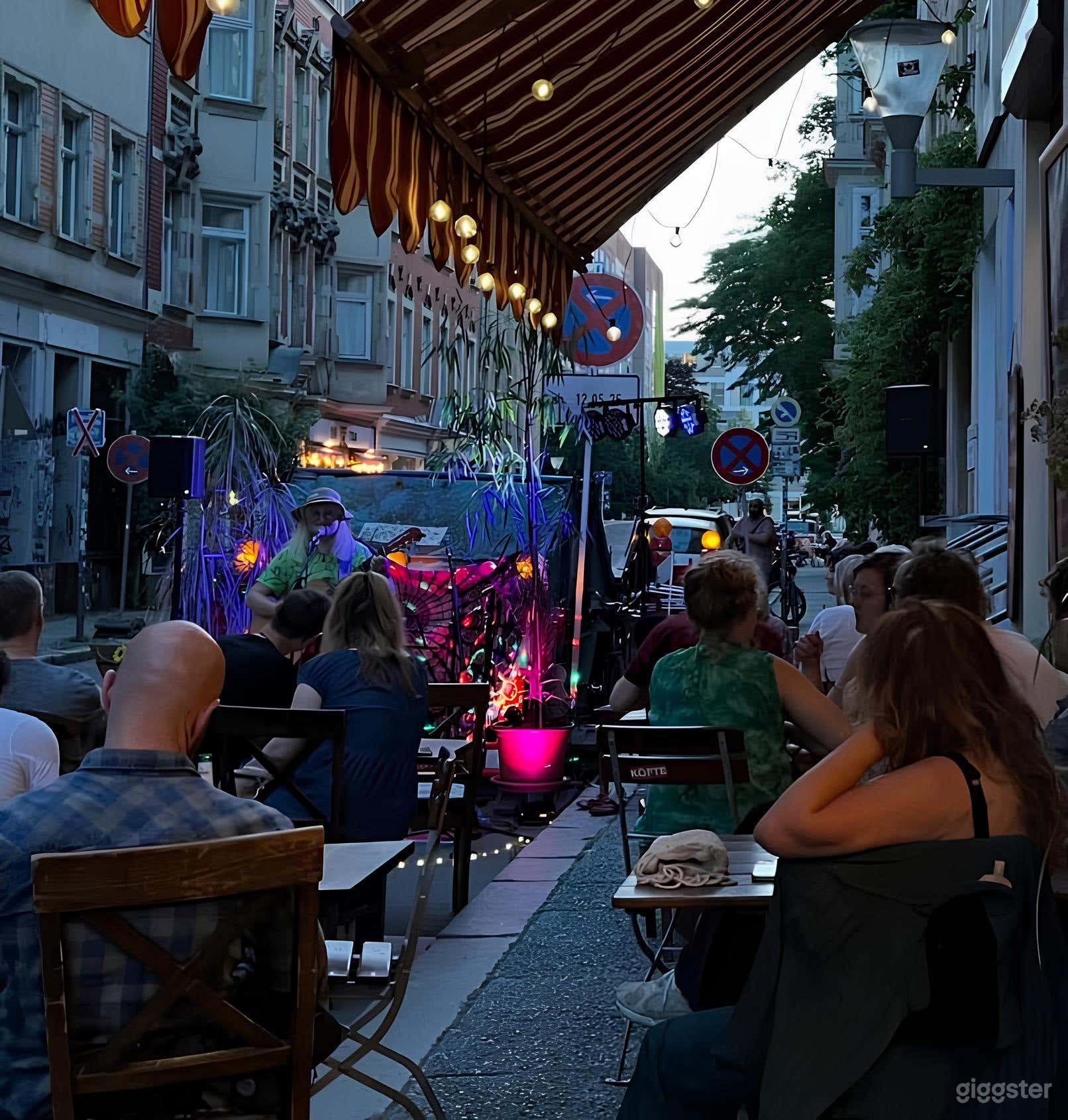 Charming, Cozy Restaurant in Leipzig Photo 2