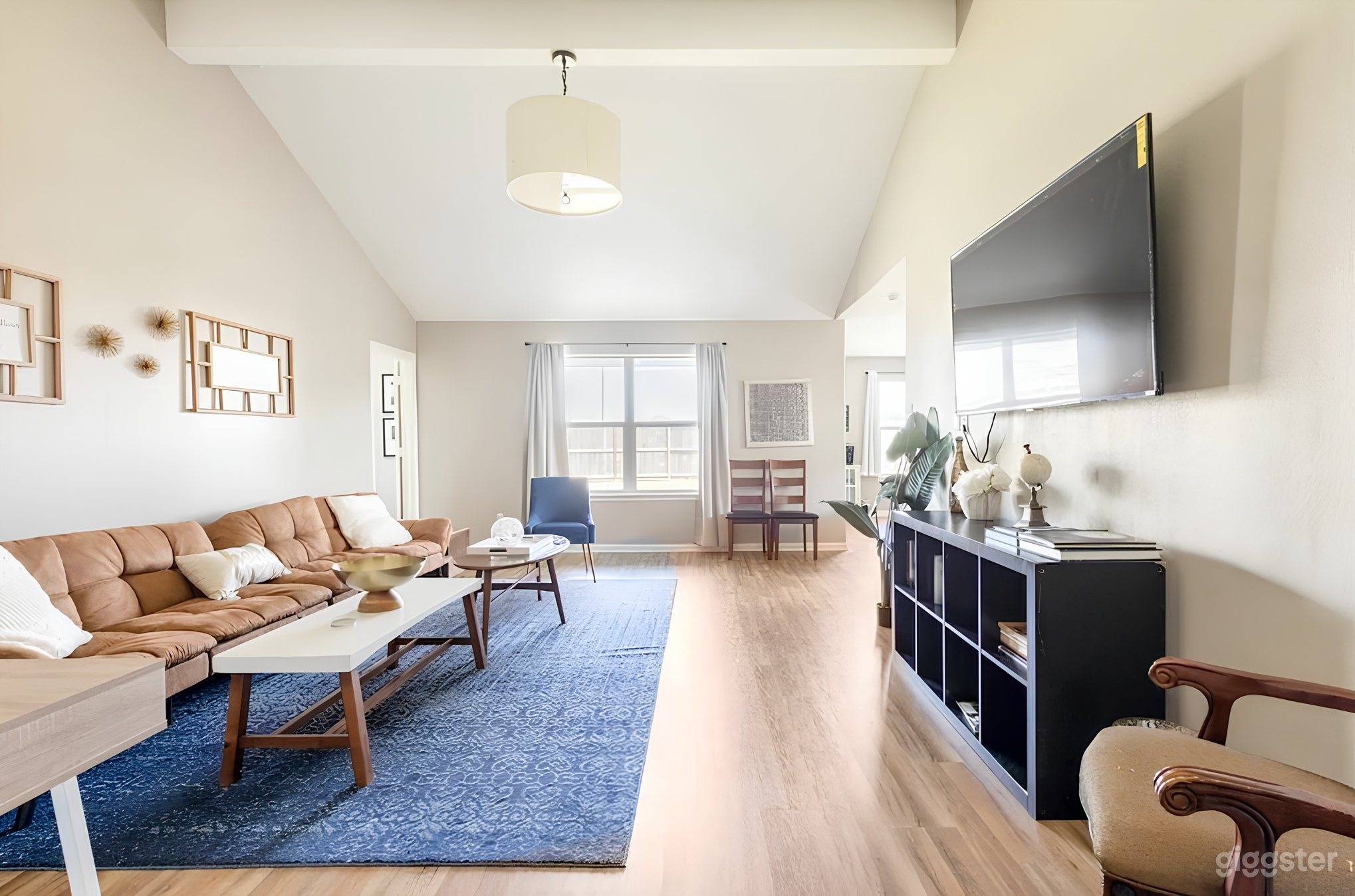 Large Backyard and Beautifully Designed House for Event and Production! Photo 1