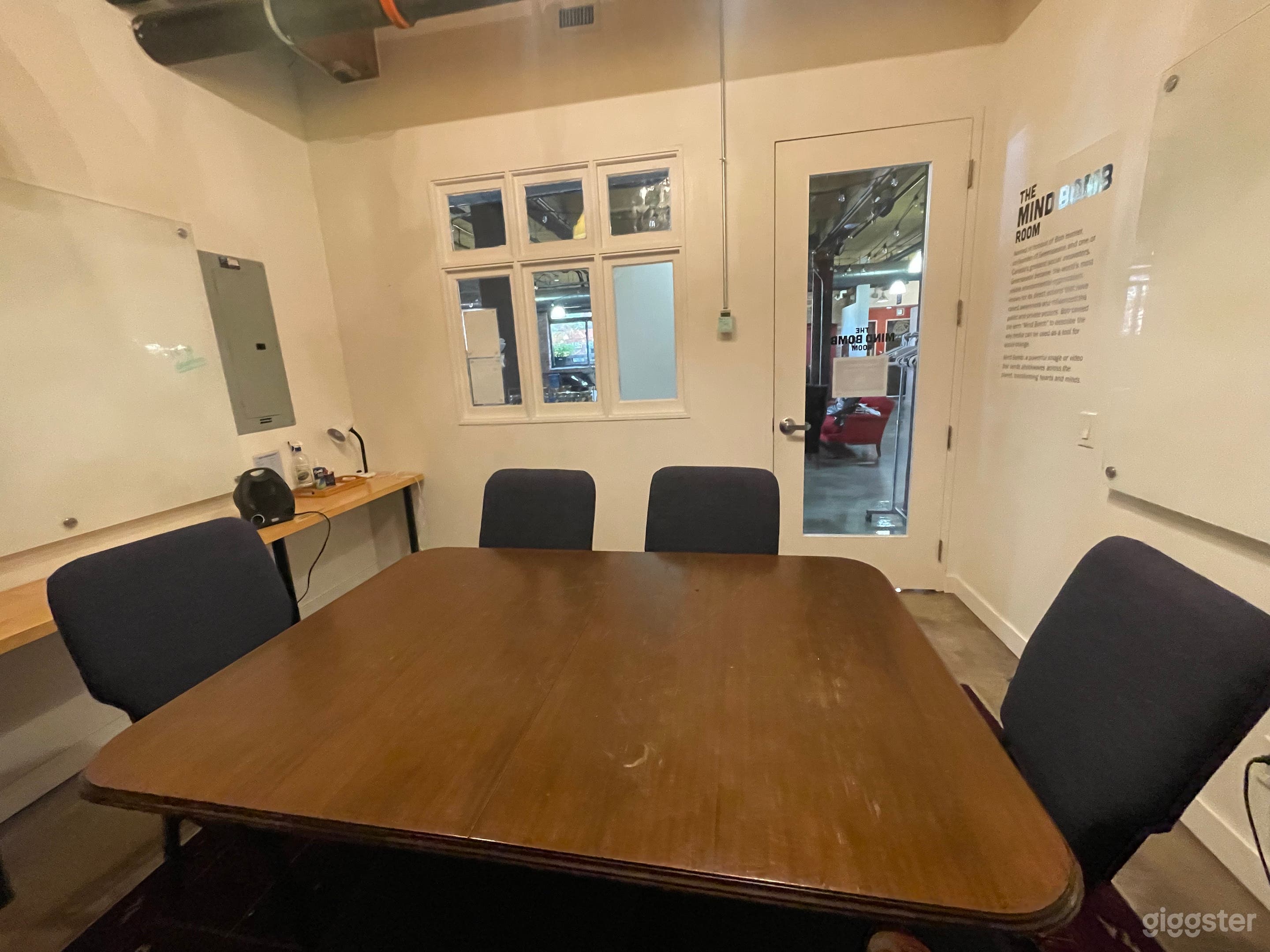 The Mind Bomb Room Photo 3