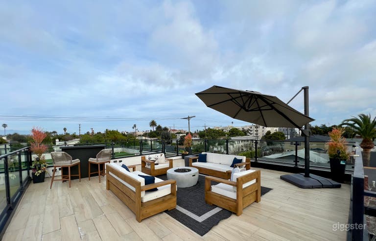  Cozy Retreat - Natural Lighting!!!! 