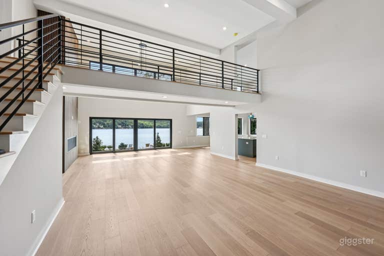  Una impresionante casa junto al lago 