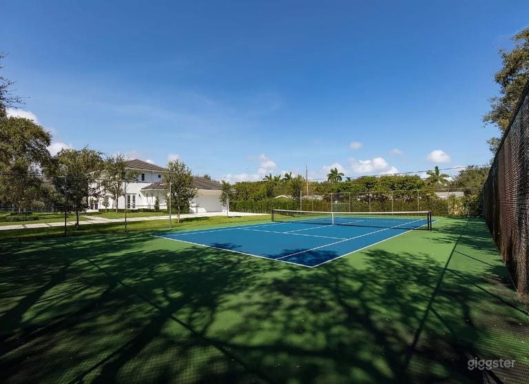  Cancha de tenis de tamaño reglamentario en Miami - Solo producción 