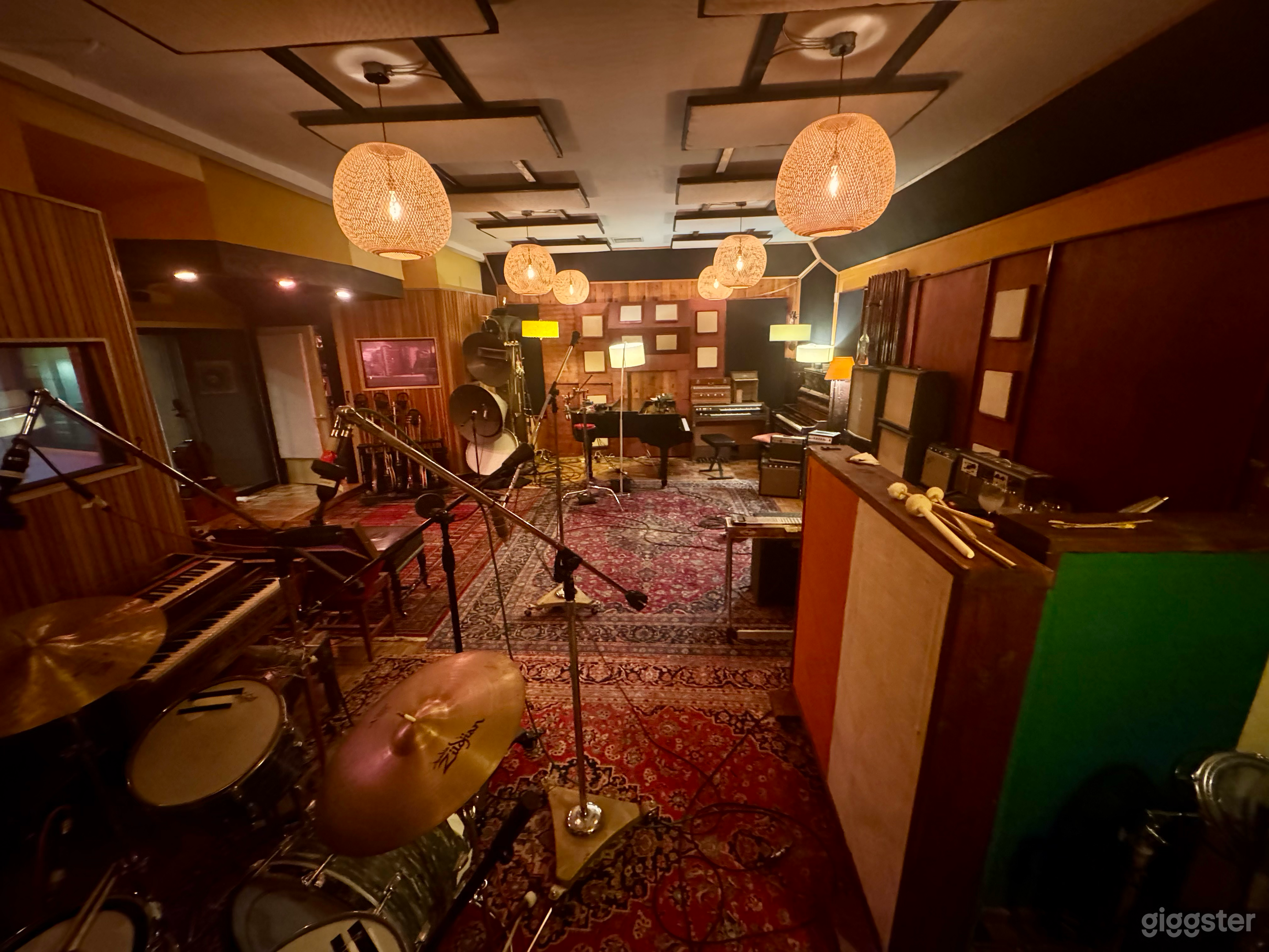 Vintage Music Recording Studio Photo 2