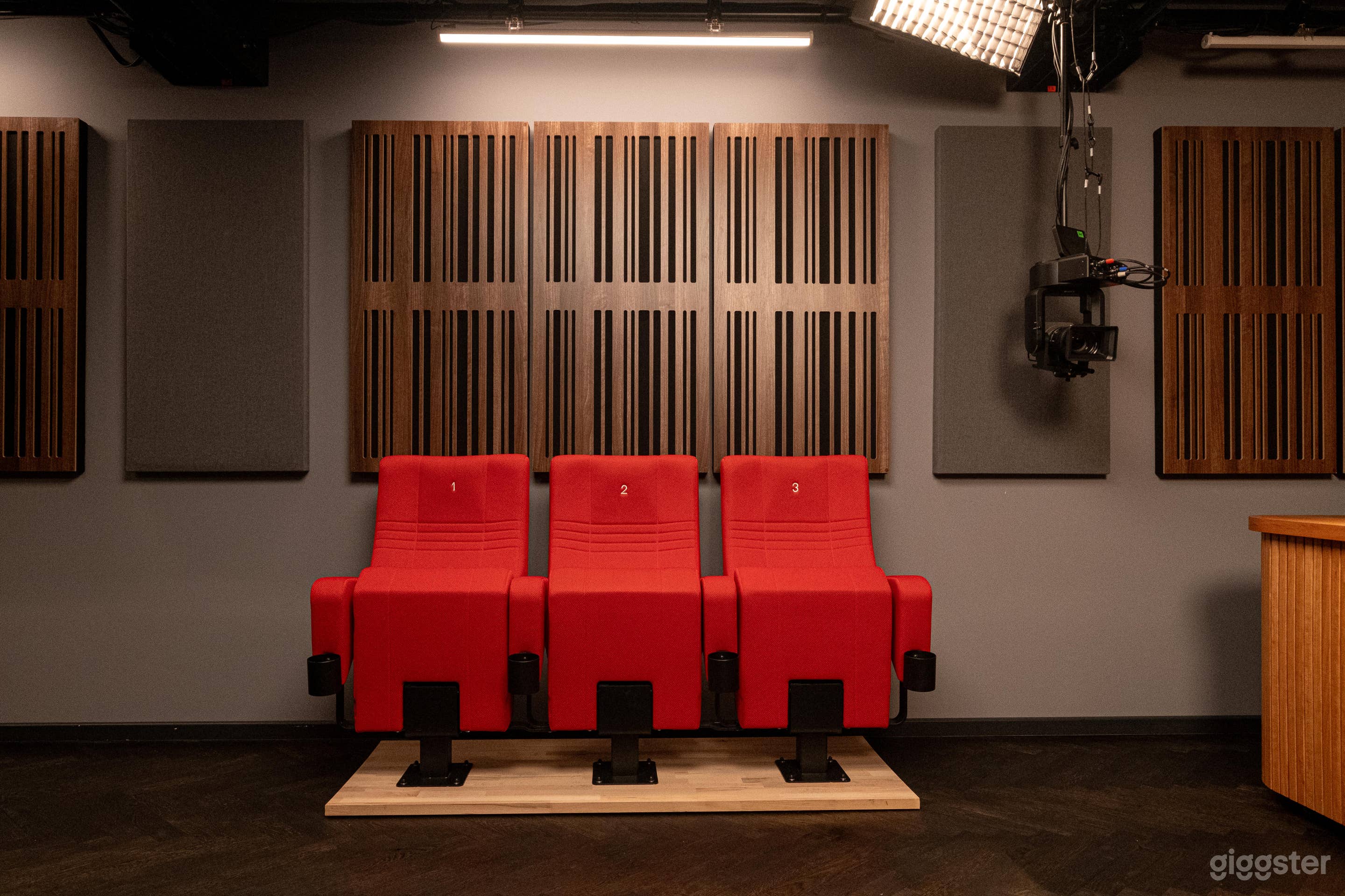 4K LED Wall Film Studio with Remote Control Room Berlin Photo 3