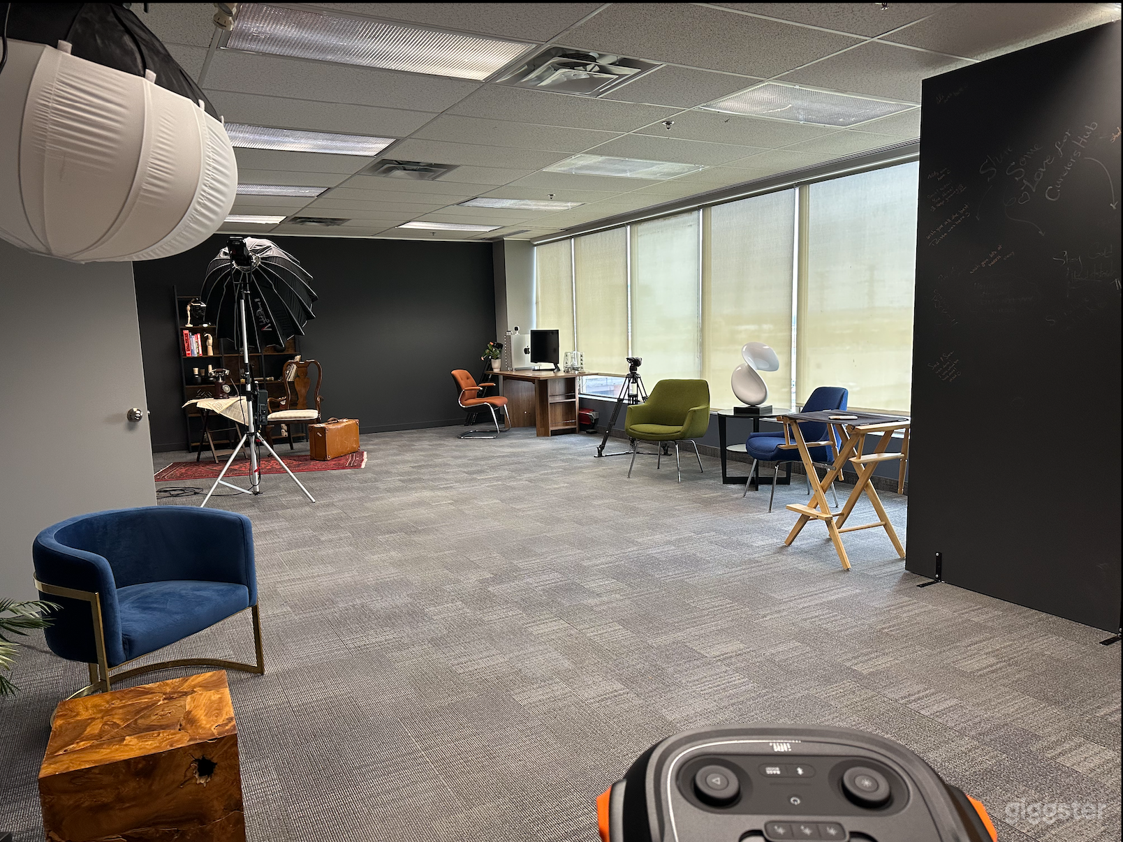 The Atelier: Pro Studio for Talk Shows, Courses & Conten Photo 4