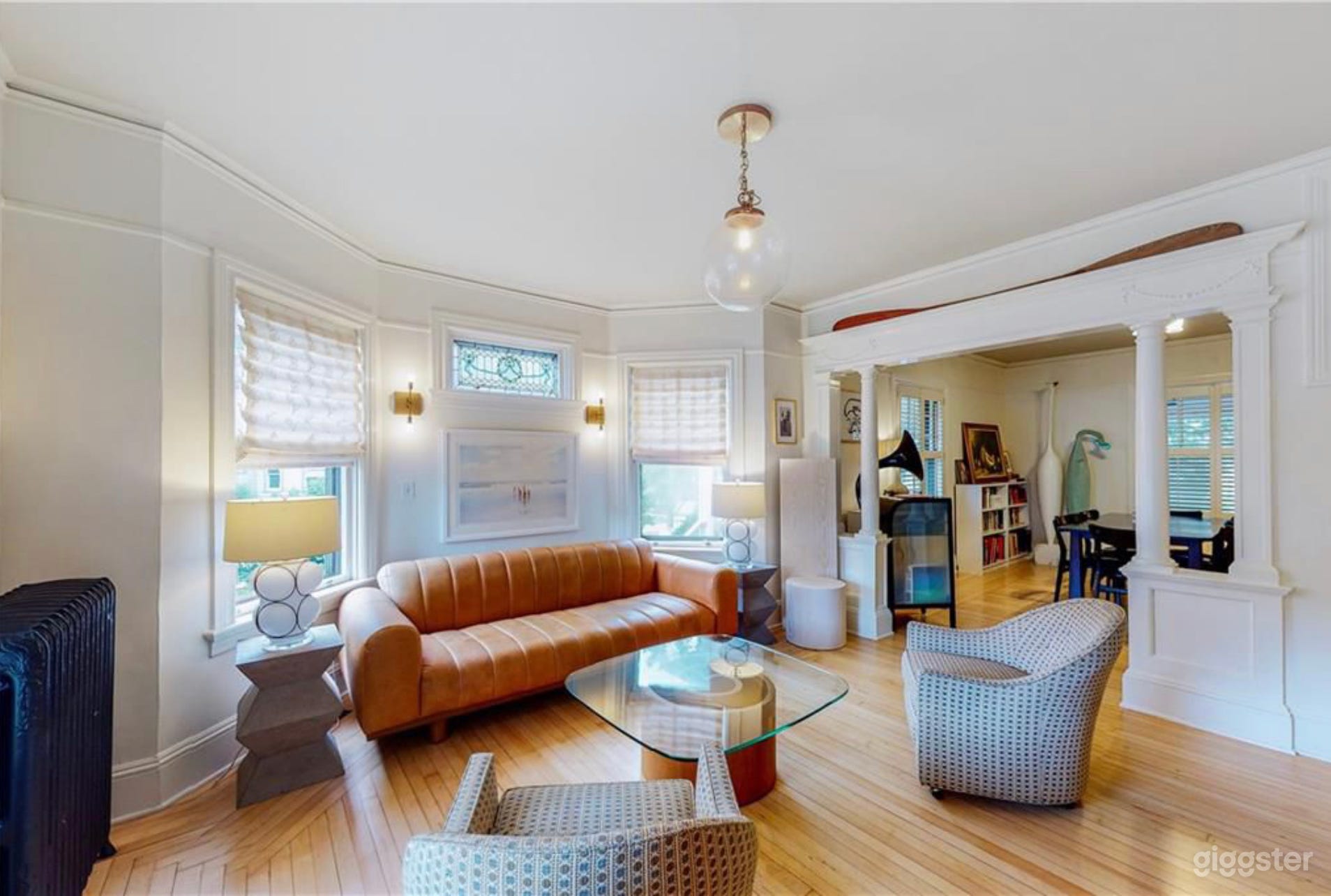 Beautiful Victorian with Modern Touches Photo 3