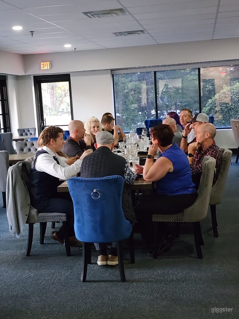  Perfect note Bar Dining Area 