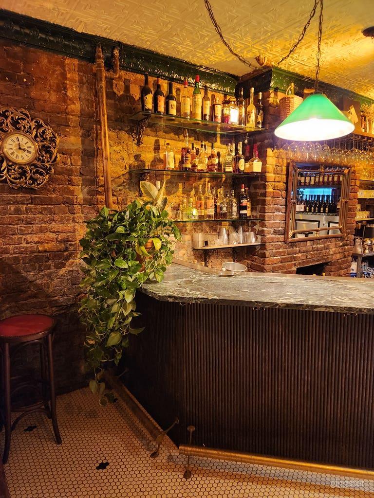  Cozy LOUNGE/RESTAURANT by SHAPIRA 