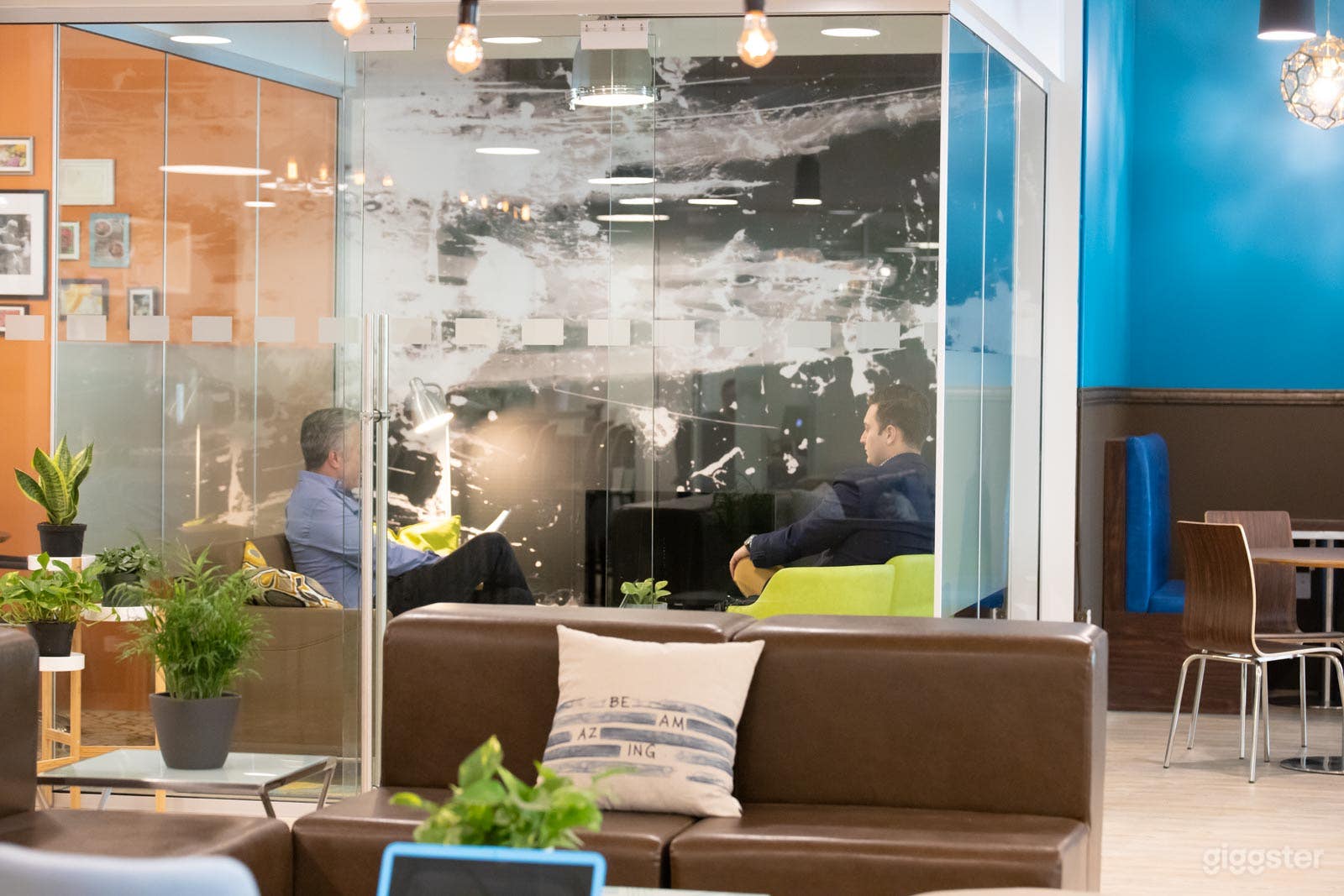 Meeting Rooms – Flexible Spaces for 2 to 8 People Photo 4