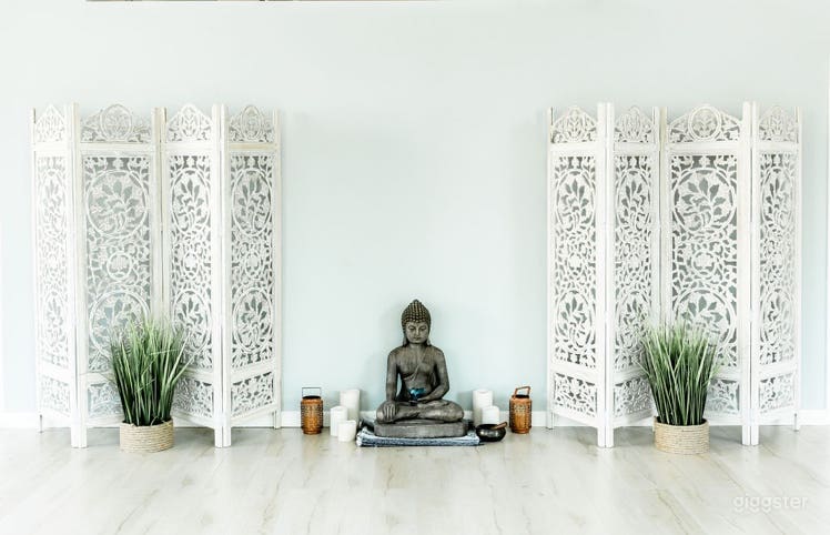 Mindfully Designed Serene Studio Photo 4