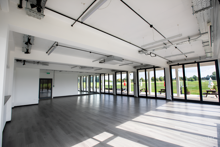 THE STUDIO 