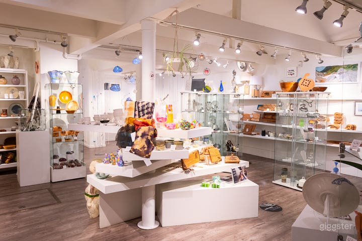 Bright Gallery/ Retail Store Photo 1