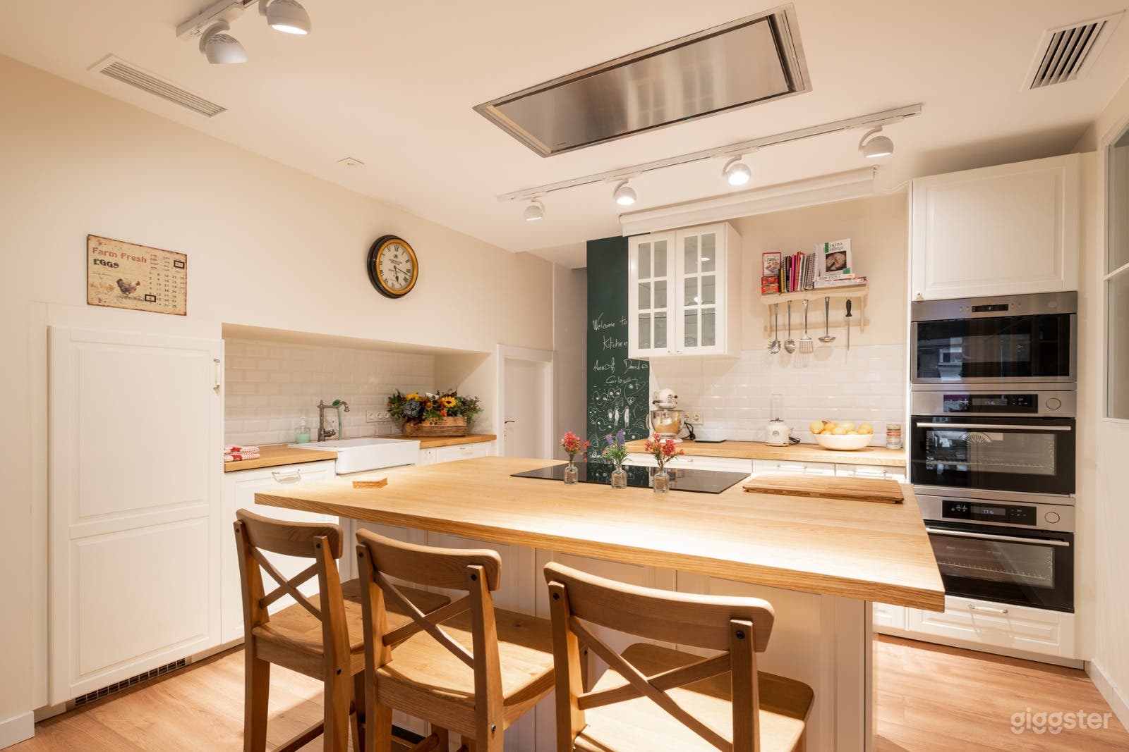 Cocina y comedor hogareños para eventos Foto 1