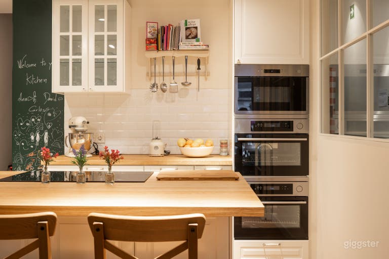  Cocina y comedor hogareños para eventos 