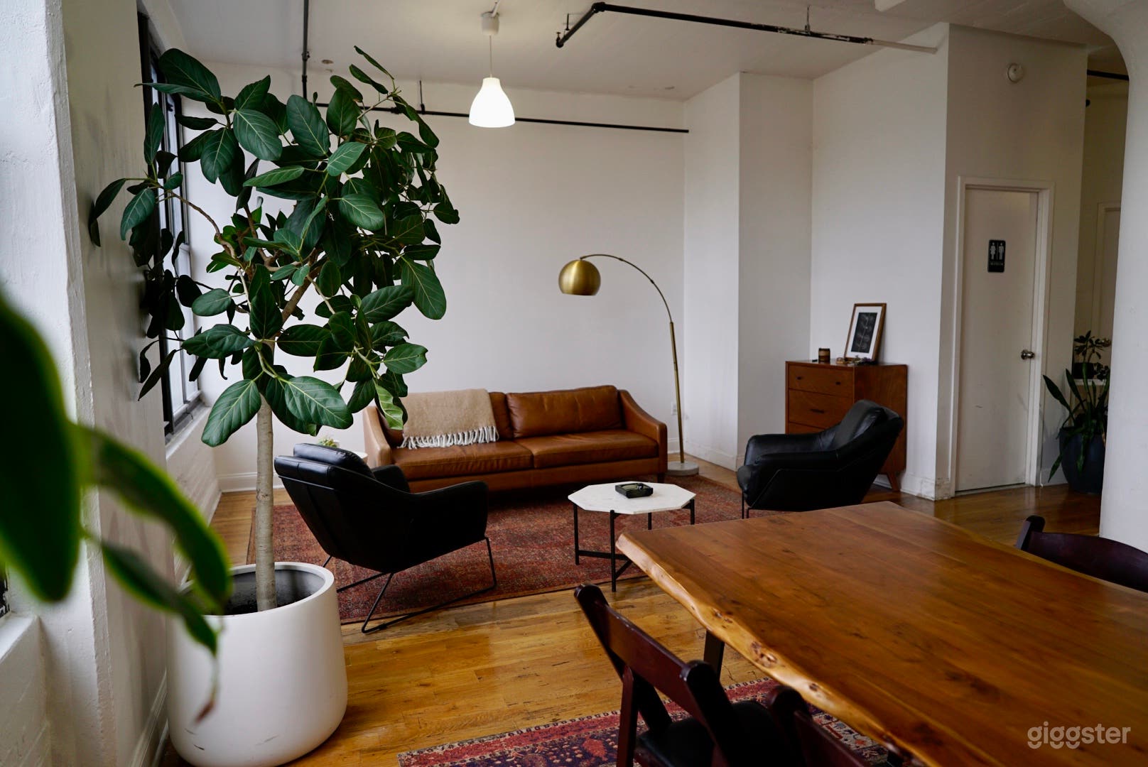  Bright and Industrial Loft near Navy Yard Photo 2