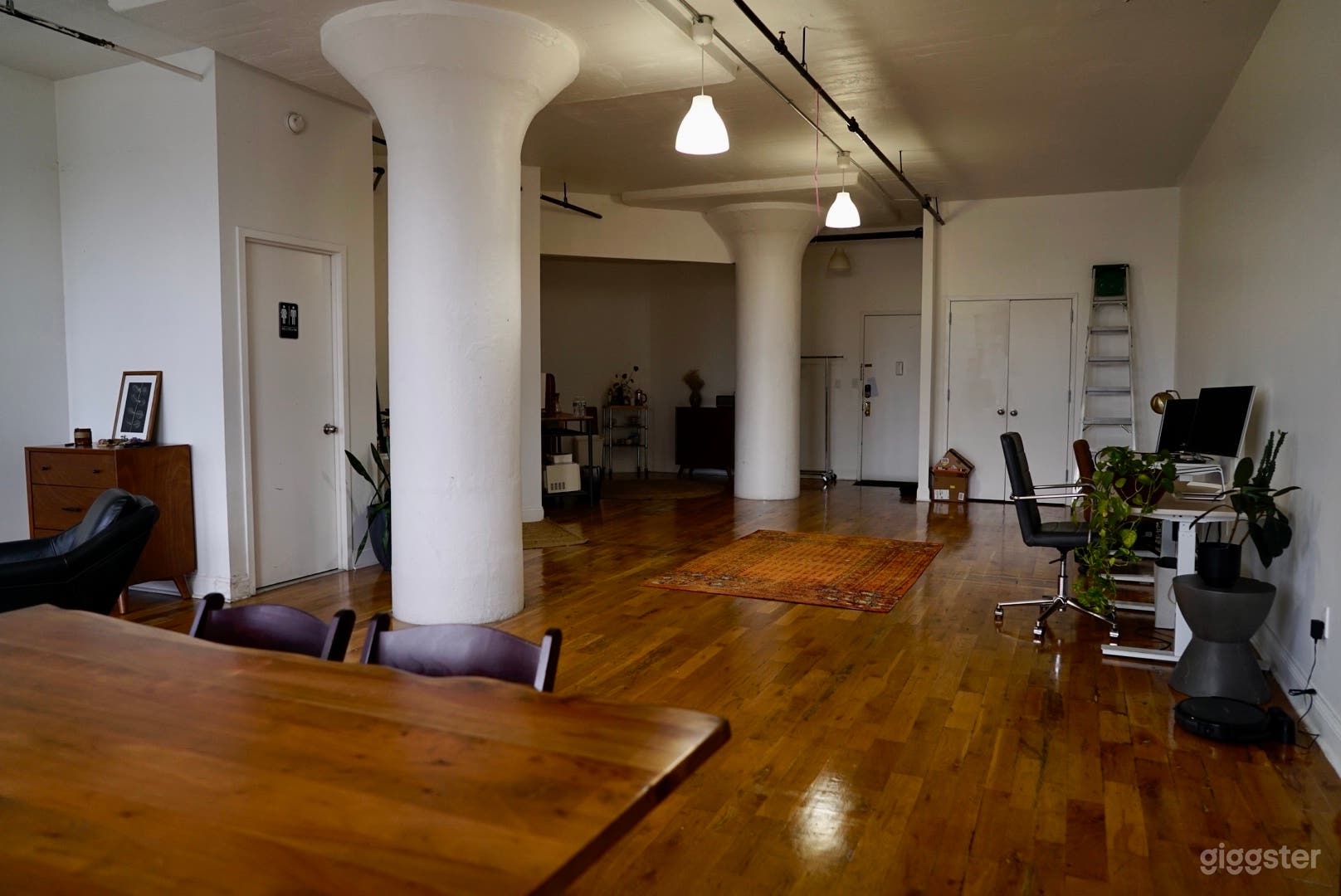  Bright and Industrial Loft near Navy Yard Photo 4